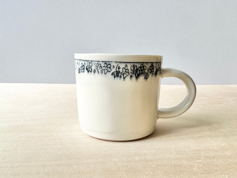 Tiny Flowers Large Mug (20 oz)